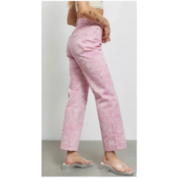 NWT BDG High Rise Pink Rose Print Cowboy Jeans - Picture 1 of 7